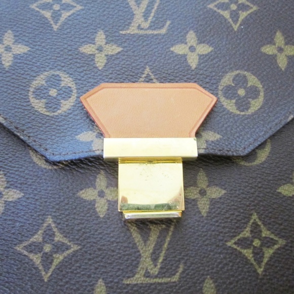 SOLD!Louis Vuitton Clutch Business Portfolio EUC - Picture 4 of 8